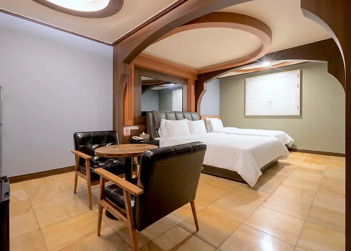 Sky Deokcheon Station Hotel *